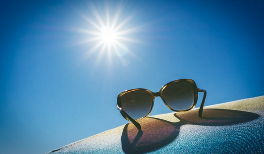 外にいるだけで疲れるのはなぜ？目から入る紫外線と、内側から整える夏のリカバリー術